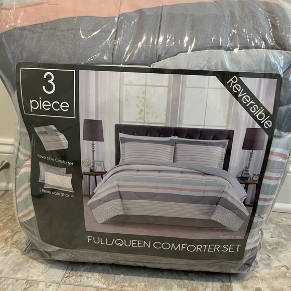 Other - 3 Piece Full/Queen Comforter Set (Reversible)